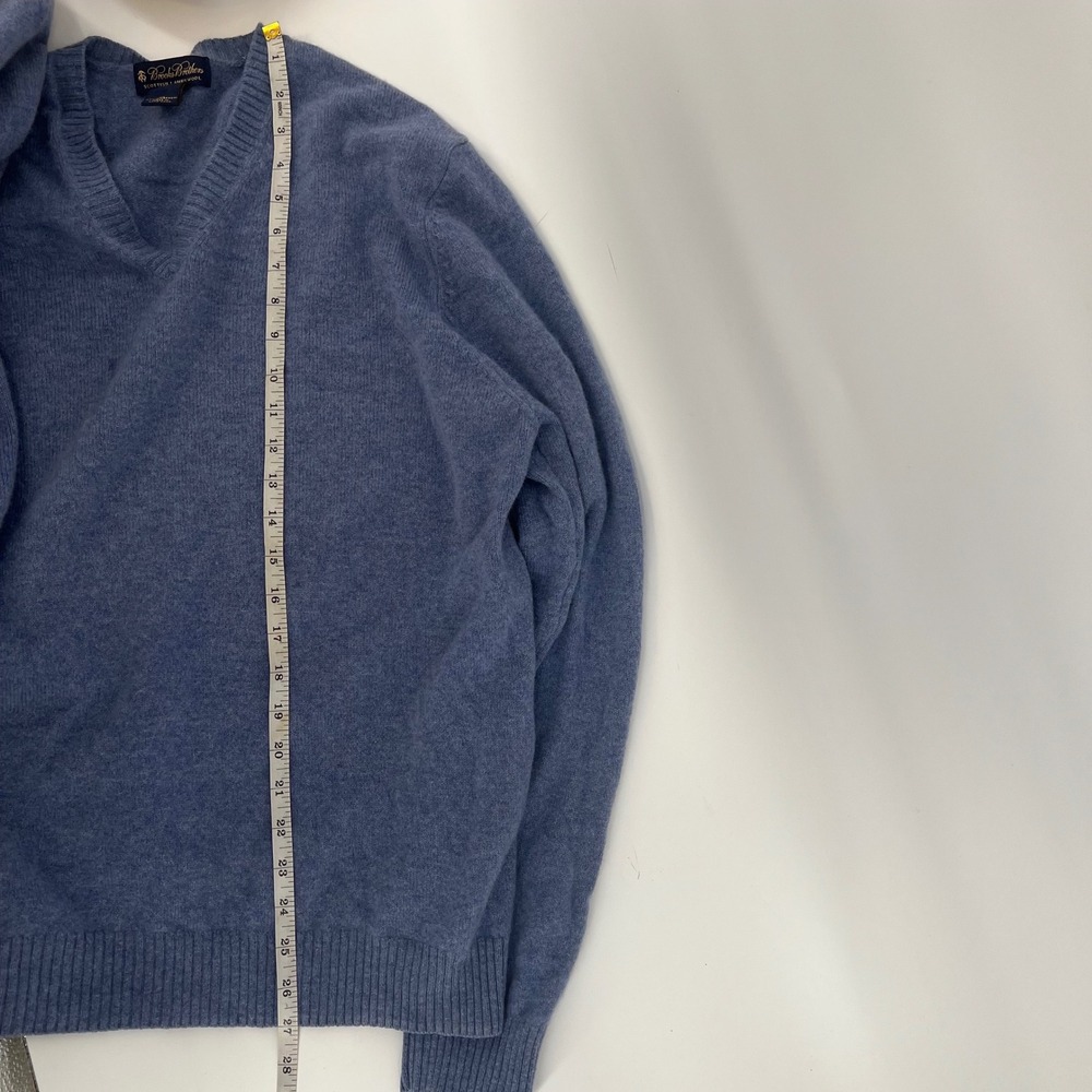 Brooks Brothers Mens XL Blue Scottish Lambswool V-Neck Sweater Long Sleeve‎ Knit - Picture 7 of 7